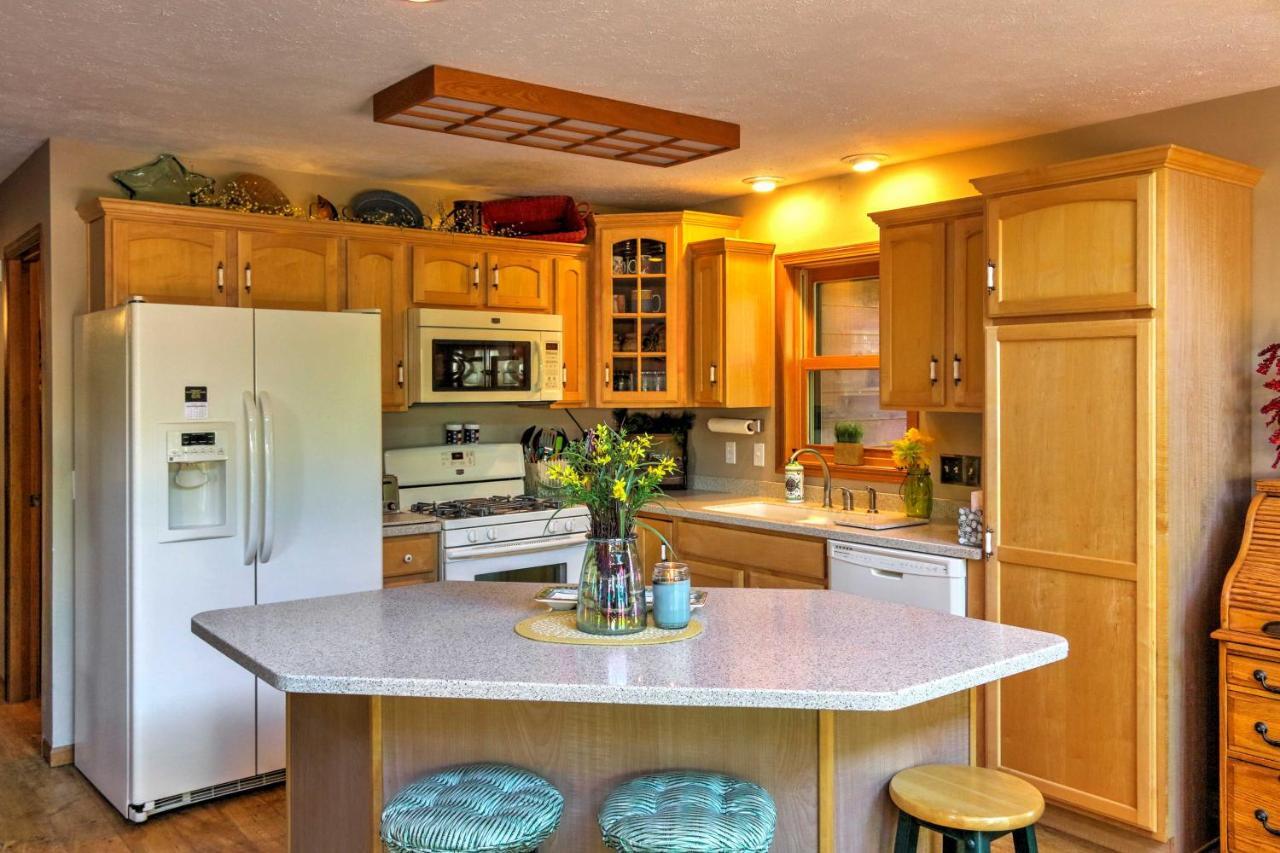 Roomy House On 2 Acres - 2 Mi To Egg Harbor Beach! Extérieur photo